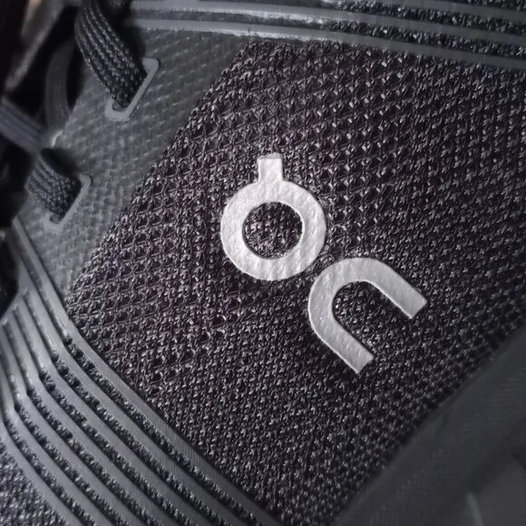 'On Cloud' Shoe Black/Eclipse size 9.5 EUC #5598626 - Picture 6 of 16